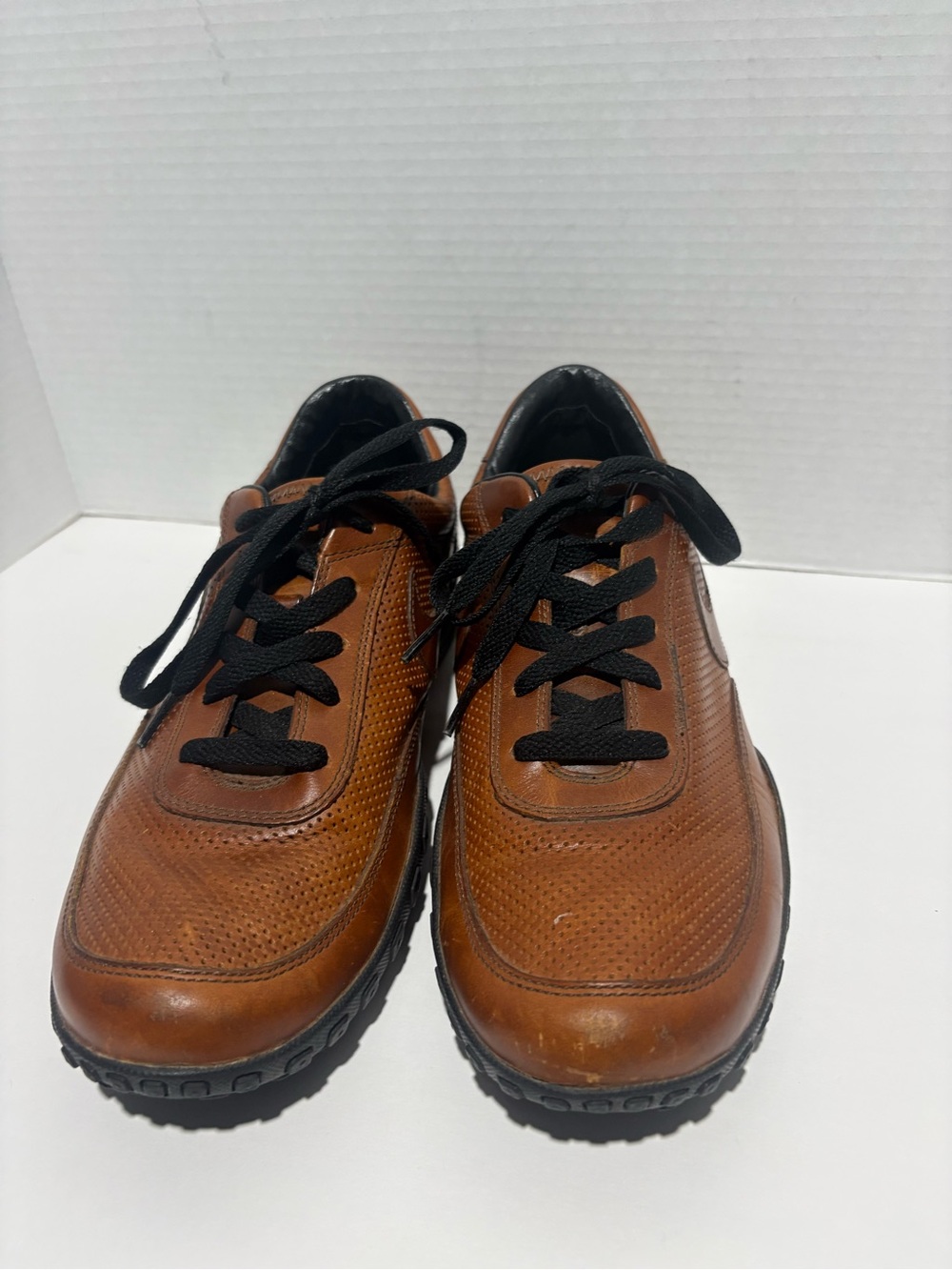 Nike Men's Brown Leather Lace-Up Oxfords with Black Laces